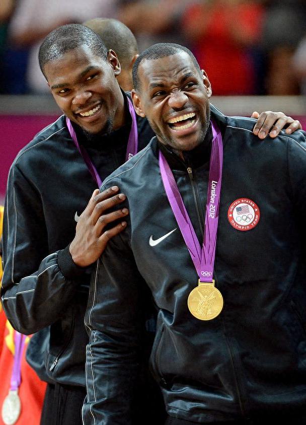 詹姆斯对阵丁俊晖展开拉锯大战，最终险胜对手(詹姆斯对阵丁俊晖展开拉锯大战,最终险胜对手在第几集)-开云体育入口