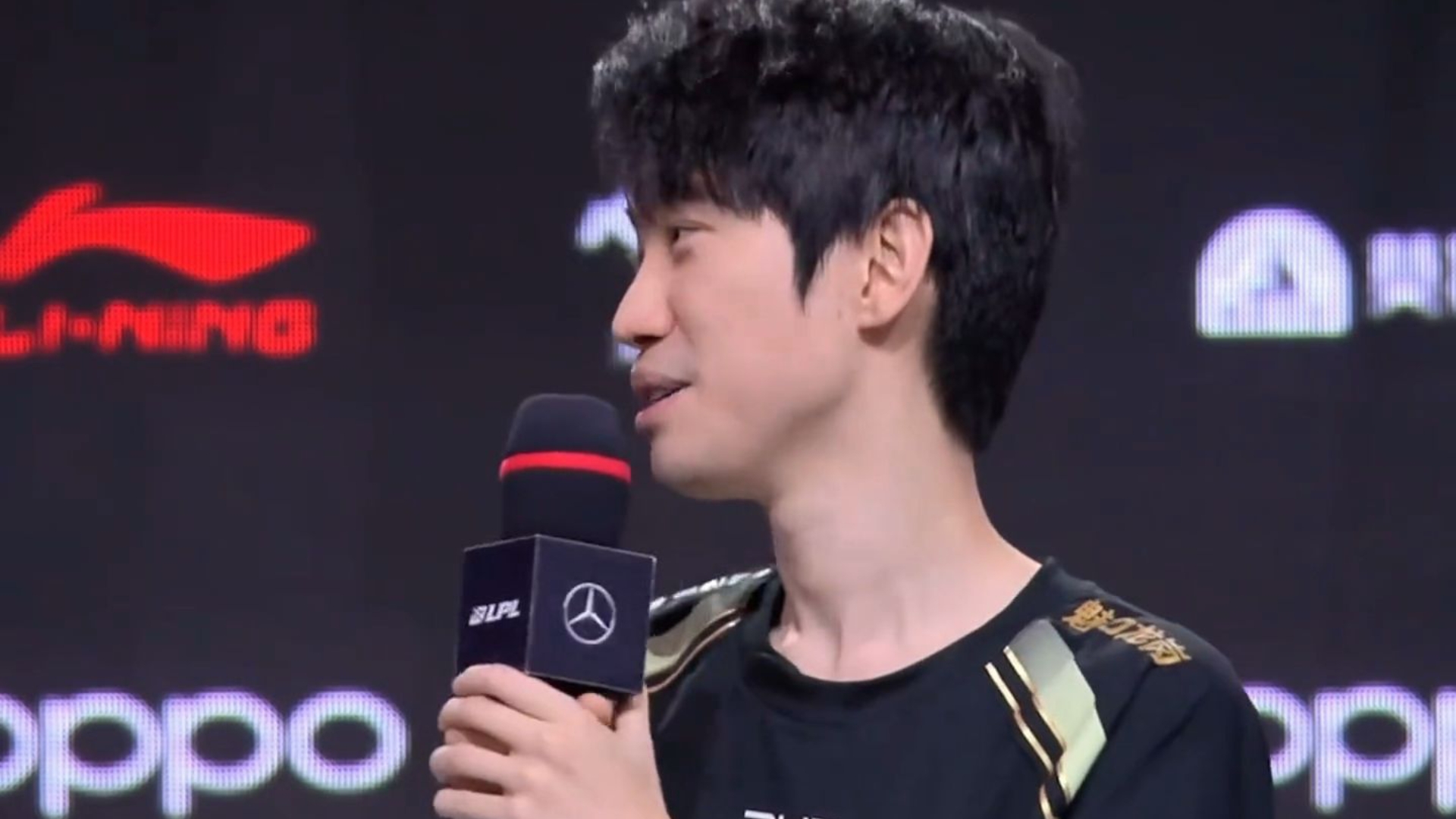 包含Doinb在SKT比赛中晋级下一阶段,败北引发热议!热度持续攀升的词条 包含Doinb在SKT比赛中晋级下一阶段,败北引发热议!热度持续攀升的词条